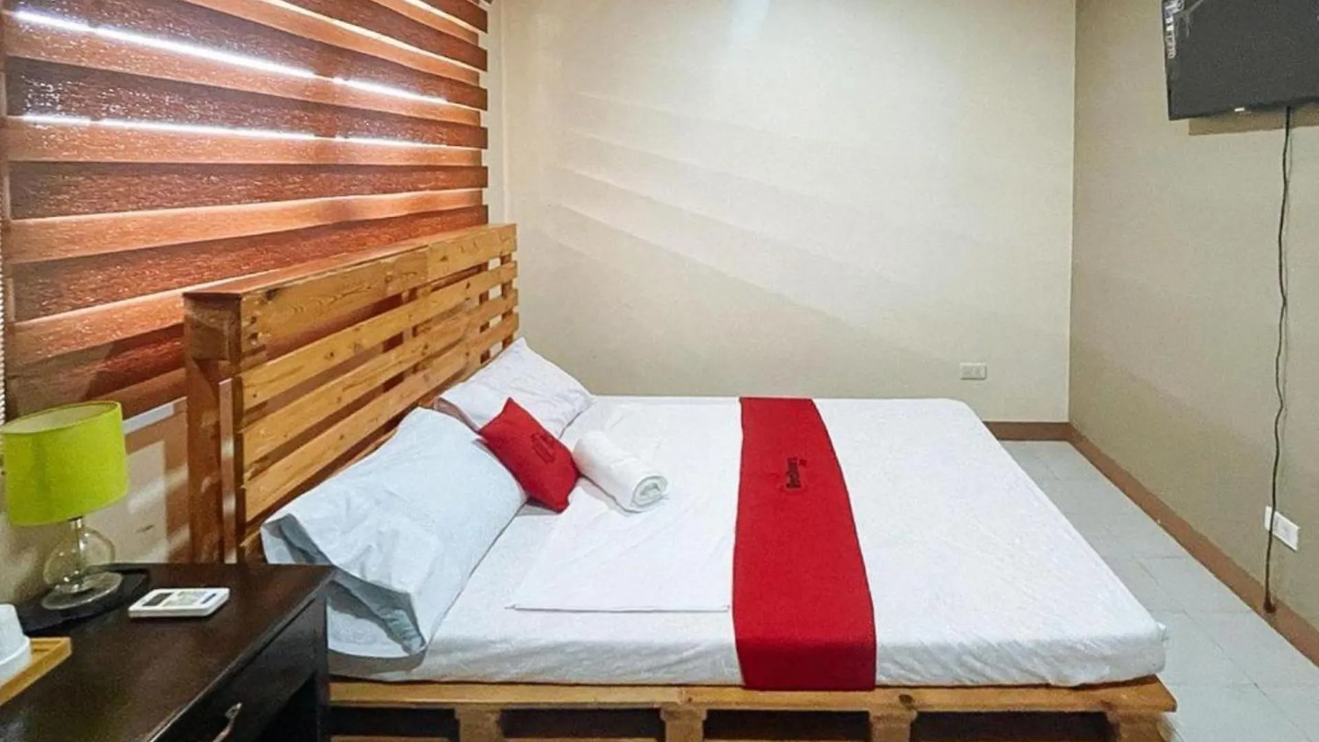 RedDoorz @ Cion Suites Mintal Davao Hotel